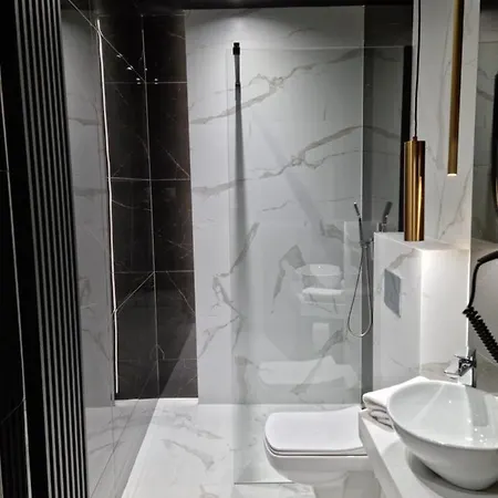 Park מלון דירות